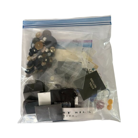 Y2K Button & Fabric Swatch Lot – Banana Republic, Ann Taylor, Alfani & More - Picture 3 of 3